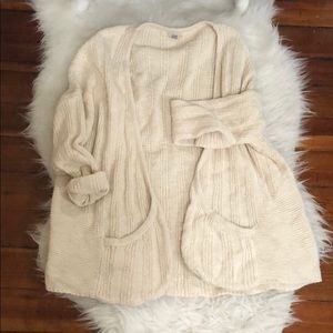 ECOTE beige/ivory front pocket open sweater